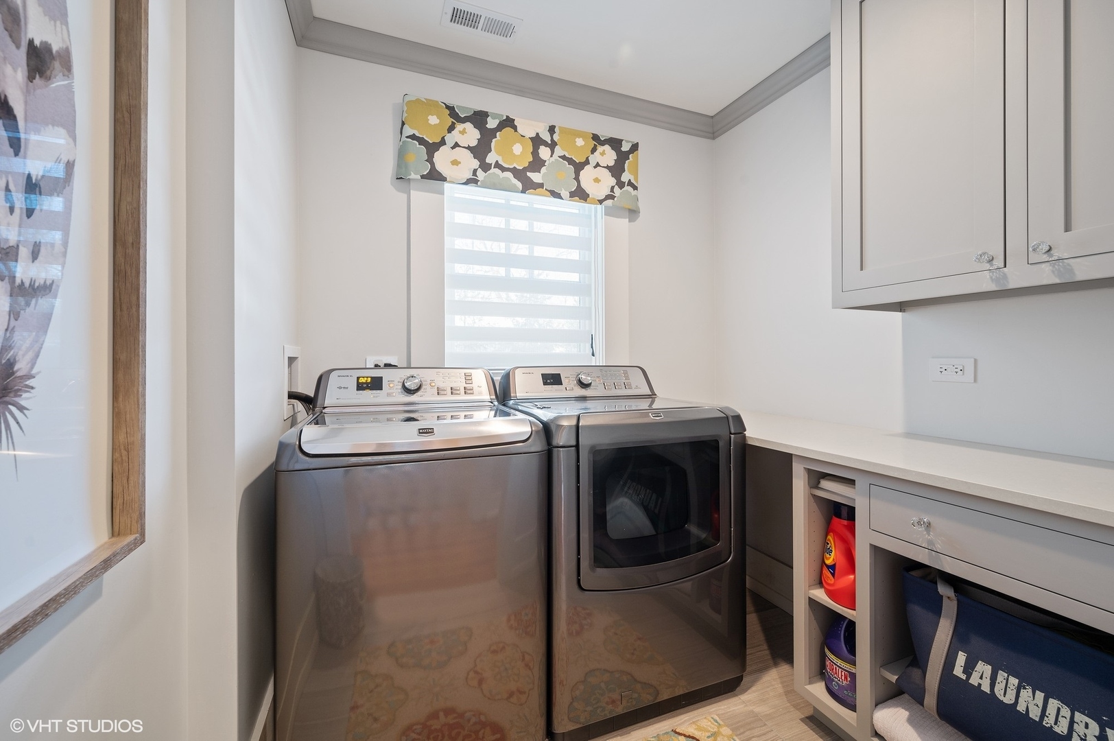 412 Central Avenue Wilmette, IL 60091 - Photo 32 of 69 a utility room with dryer and washer
