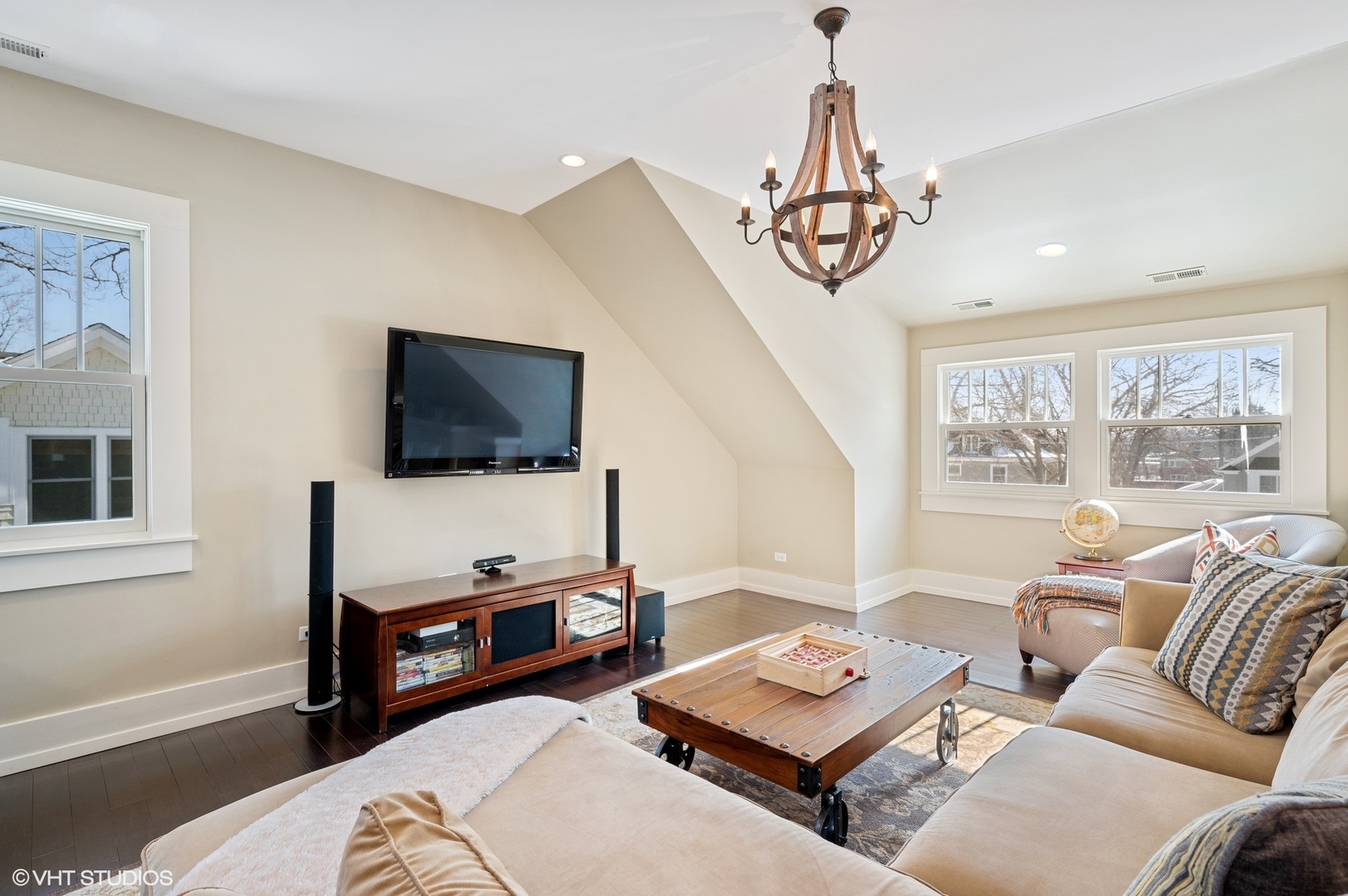 412 Central Avenue Wilmette, IL 60091 - Photo 42 of 69 a living room with furniture and a flat screen tv