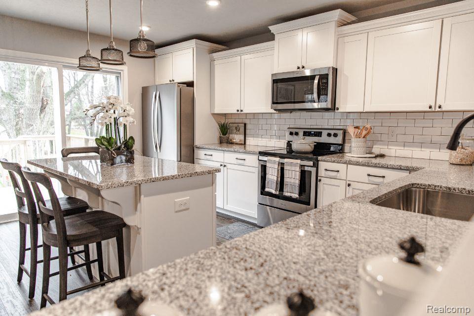 6044 Lahring Road Linden, MI 48451 - Photo 27 of 36