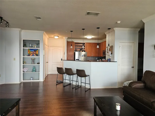 $250,000 | 1711 Old Spanish Trail, Unit 313, Houston, TX 77054