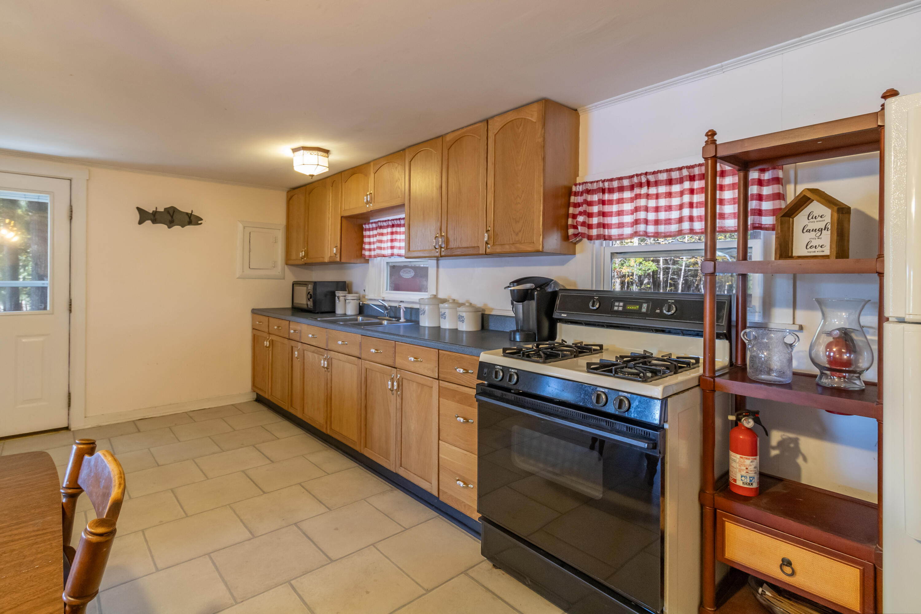 256 Cove Road Sebec, ME 04481 - Photo 17 of 43 256 Cove Road Interiors-16