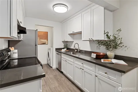 $329,950 | 16817 Larch Way, Unit E103, Lynnwood, WA 98037