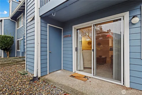 $329,950 | 16817 Larch Way, Unit E103, Lynnwood, WA 98037