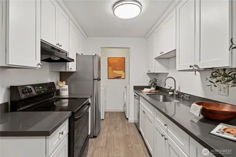 $329,950 | 16817 Larch Way, Unit E103, Lynnwood, WA 98037