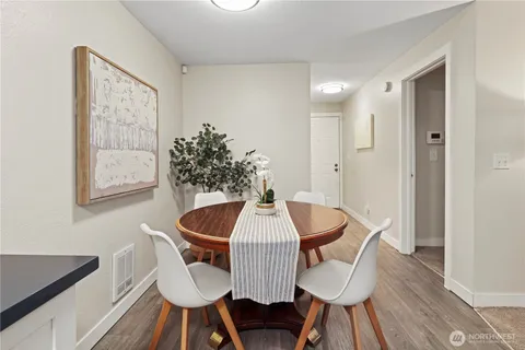 $329,950 | 16817 Larch Way, Unit E103, Lynnwood, WA 98037