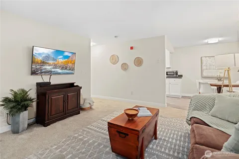 $329,950 | 16817 Larch Way, Unit E103, Lynnwood, WA 98037