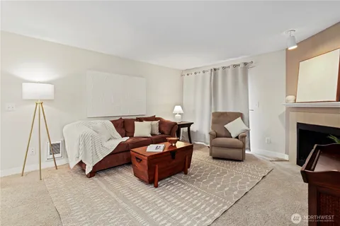 $329,950 | 16817 Larch Way, Unit E103, Lynnwood, WA 98037