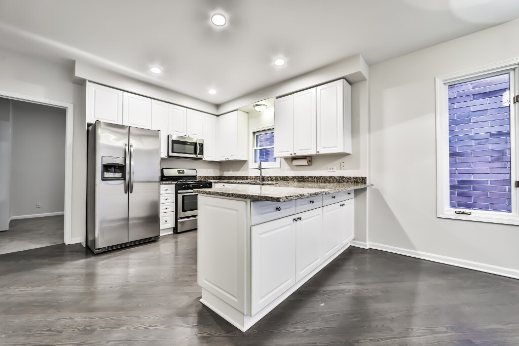 3230 North Seminary Avenue, Unit 1 Chicago, IL 60657 - Photo 3 of 20