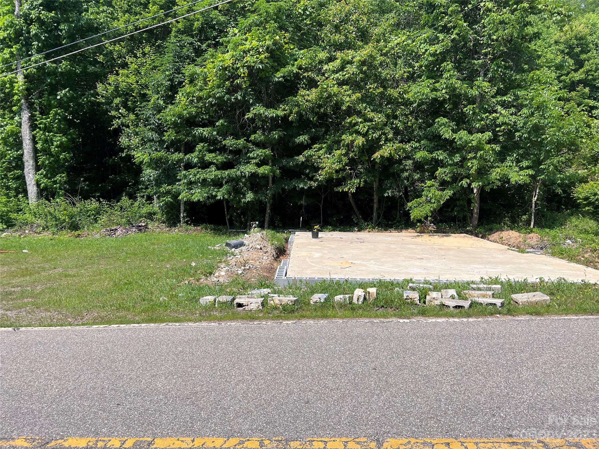 17 Cabbage Patch Road Burnsville, NC 28714 - Photo 4 of 9