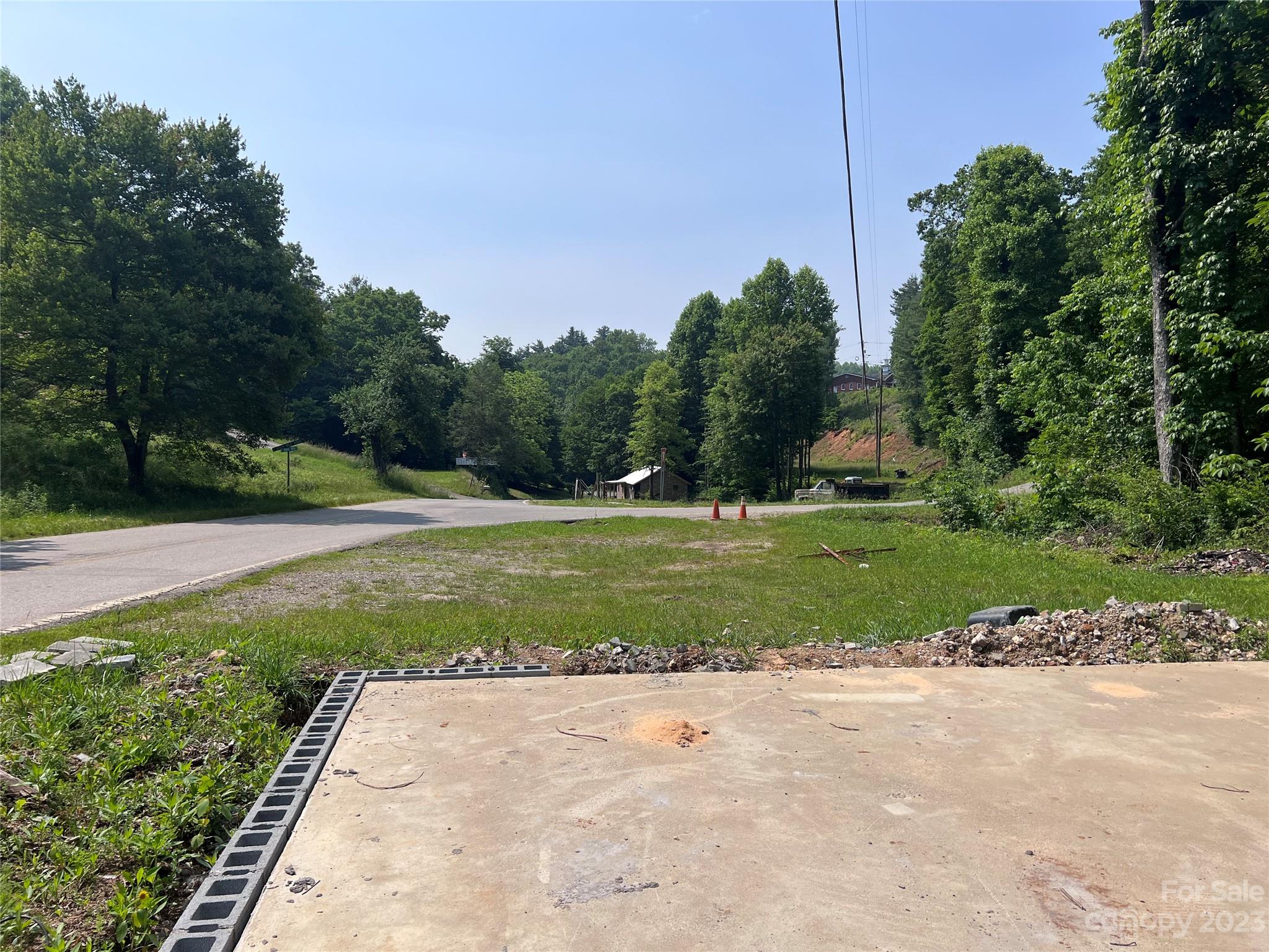 17 Cabbage Patch Road Burnsville, NC 28714 - Photo 7 of 9