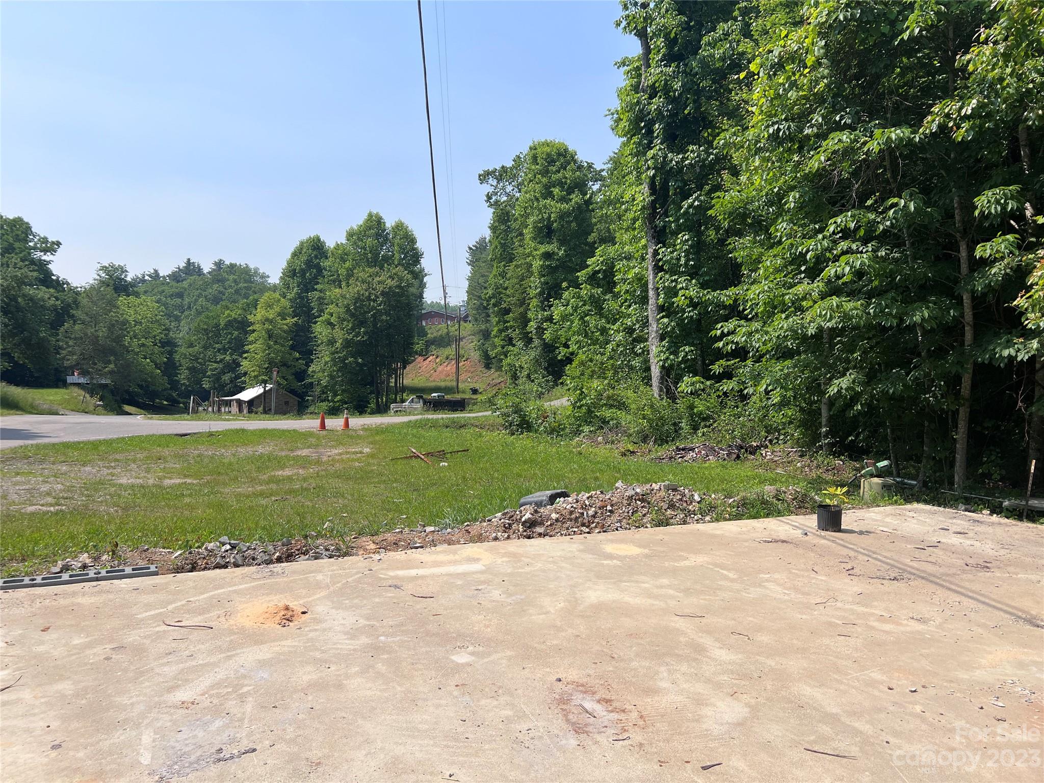 17 Cabbage Patch Road Burnsville, NC 28714 - Photo 8 of 9