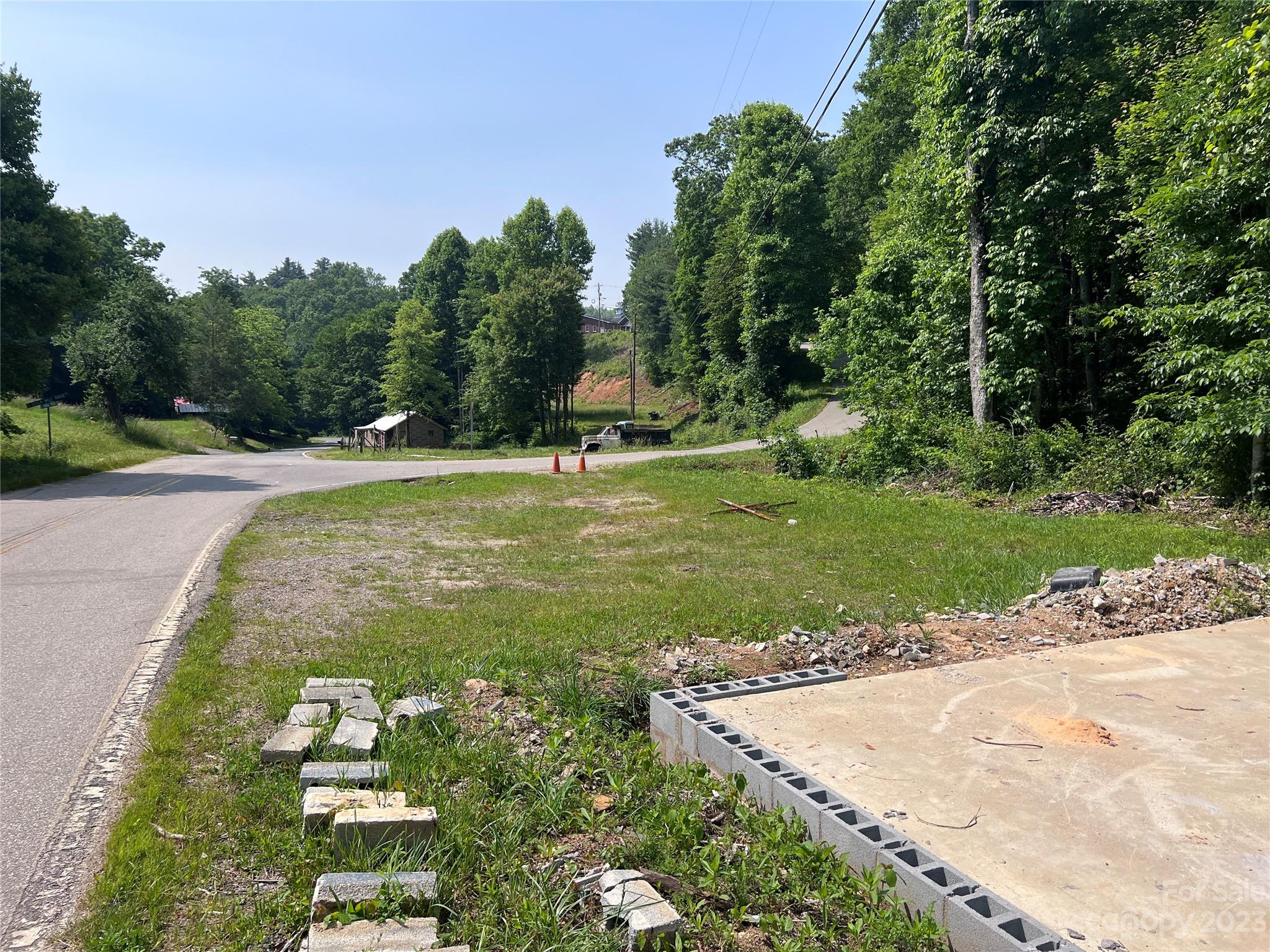 17 Cabbage Patch Road Burnsville, NC 28714 - Photo 9 of 9