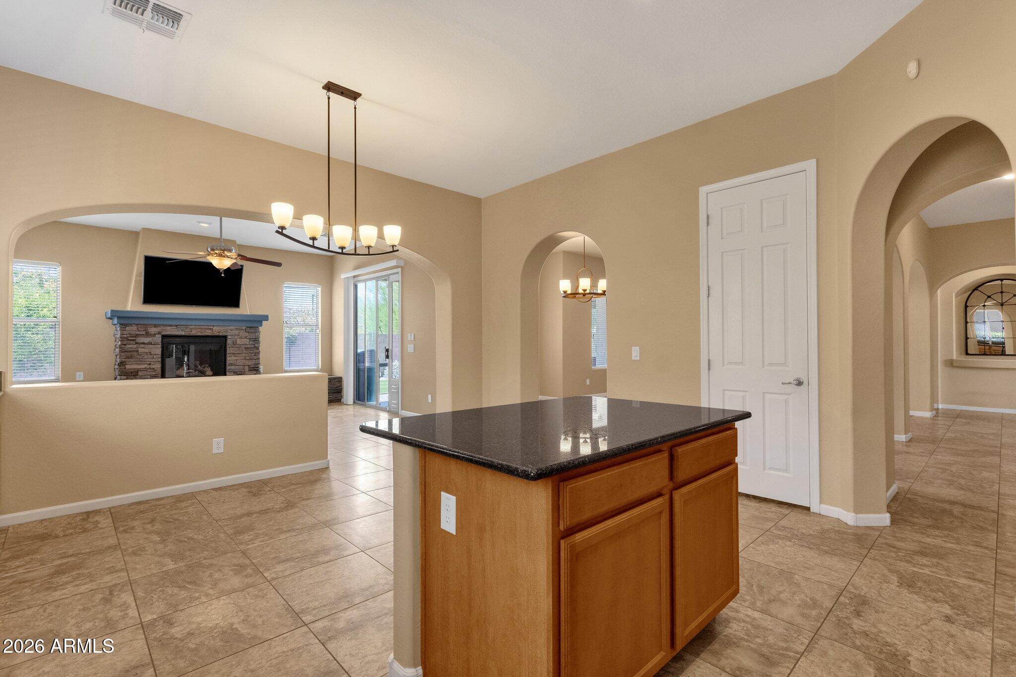 2403 East Robb Lane Phoenix, AZ 85024 - Photo 13 of 40