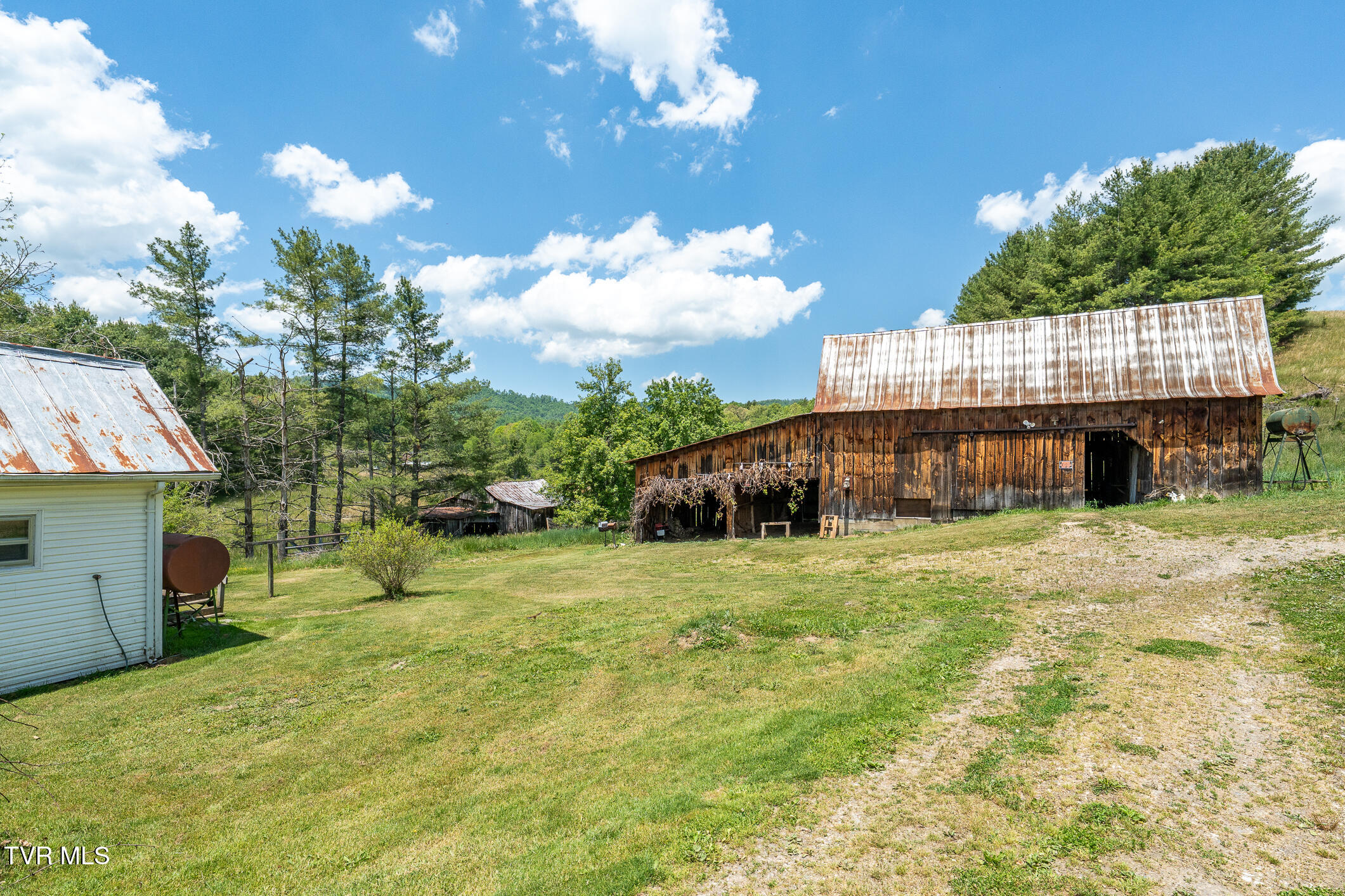 856 Shingletown Road Mountain City, TN 37683 - Photo 33 of 77 856 Shingletown Road (43 of 91)