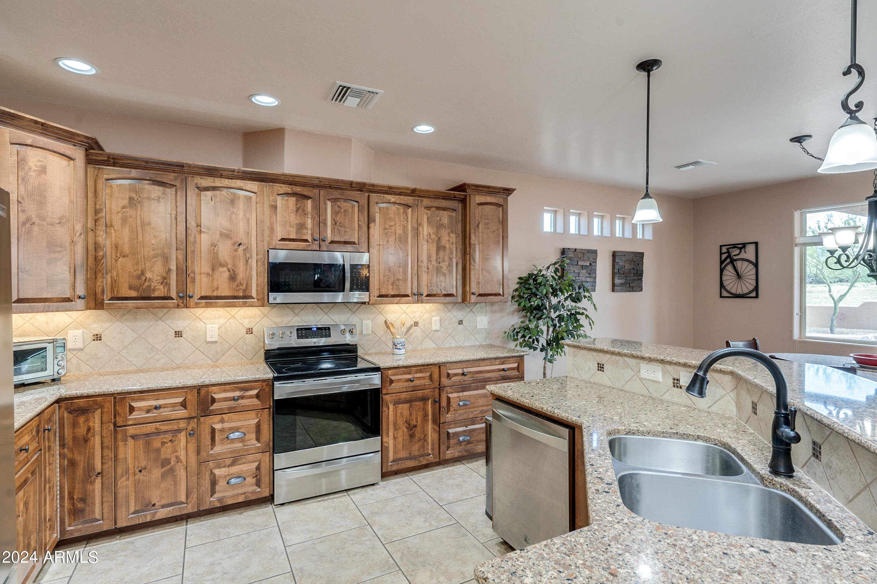 3341 West Horse Ride Loop Benson, AZ 85602 - Photo 18 of 49 Kitchen