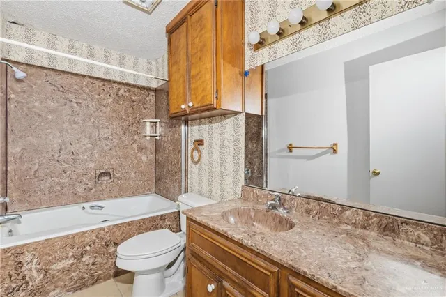 $950 | 303 Forest Hills, Unit 17, Weslaco, TX 78596