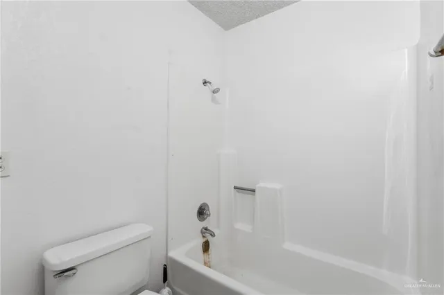 $950 | 303 Forest Hills, Unit 17, Weslaco, TX 78596