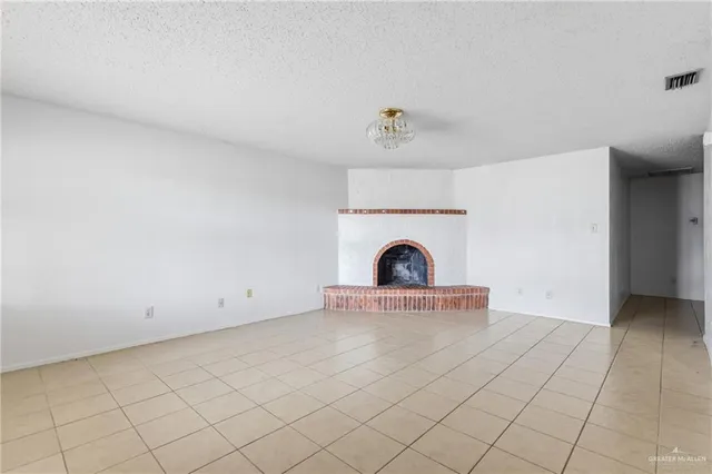 $950 | 303 Forest Hills, Unit 17, Weslaco, TX 78596