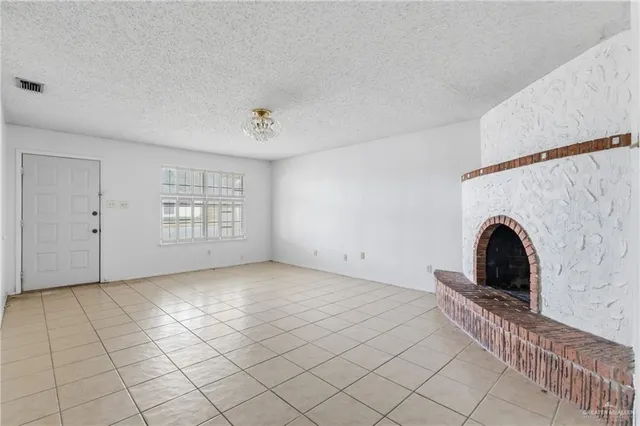 $950 | 303 Forest Hills, Unit 17, Weslaco, TX 78596