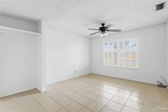$950 | 303 Forest Hills, Unit 17, Weslaco, TX 78596