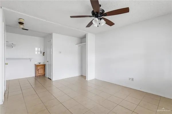 $950 | 303 Forest Hills, Unit 17, Weslaco, TX 78596