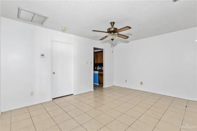 $950 | 303 Forest Hills, Unit 17, Weslaco, TX 78596