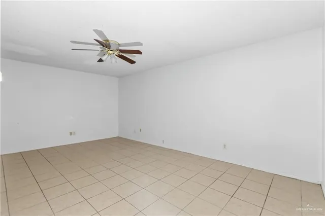 $950 | 303 Forest Hills, Unit 17, Weslaco, TX 78596