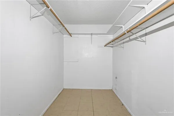 $950 | 303 Forest Hills, Unit 17, Weslaco, TX 78596