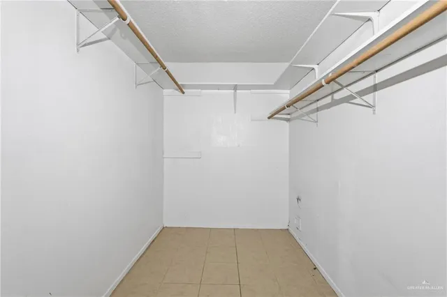 $950 | 303 Forest Hills, Unit 17, Weslaco, TX 78596