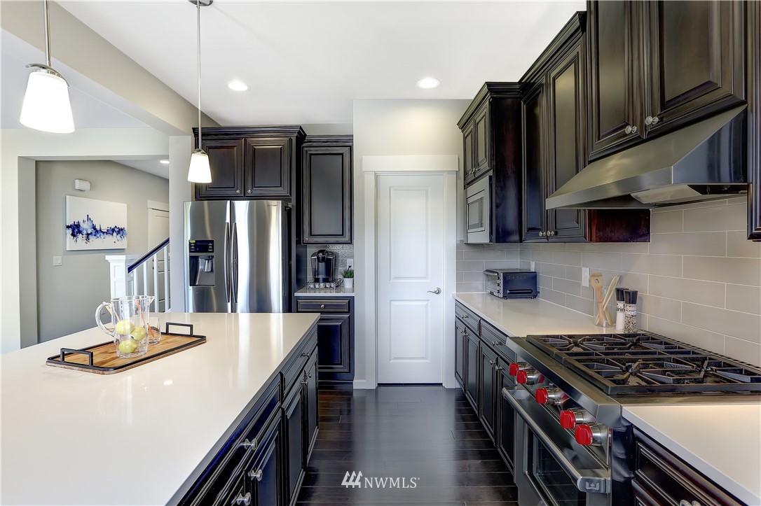 5608 Northeast 9th Street Renton, WA 98059 - Photo 11 of 40