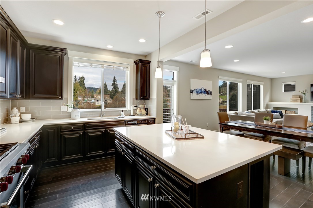 5608 Northeast 9th Street Renton, WA 98059 - Photo 12 of 40