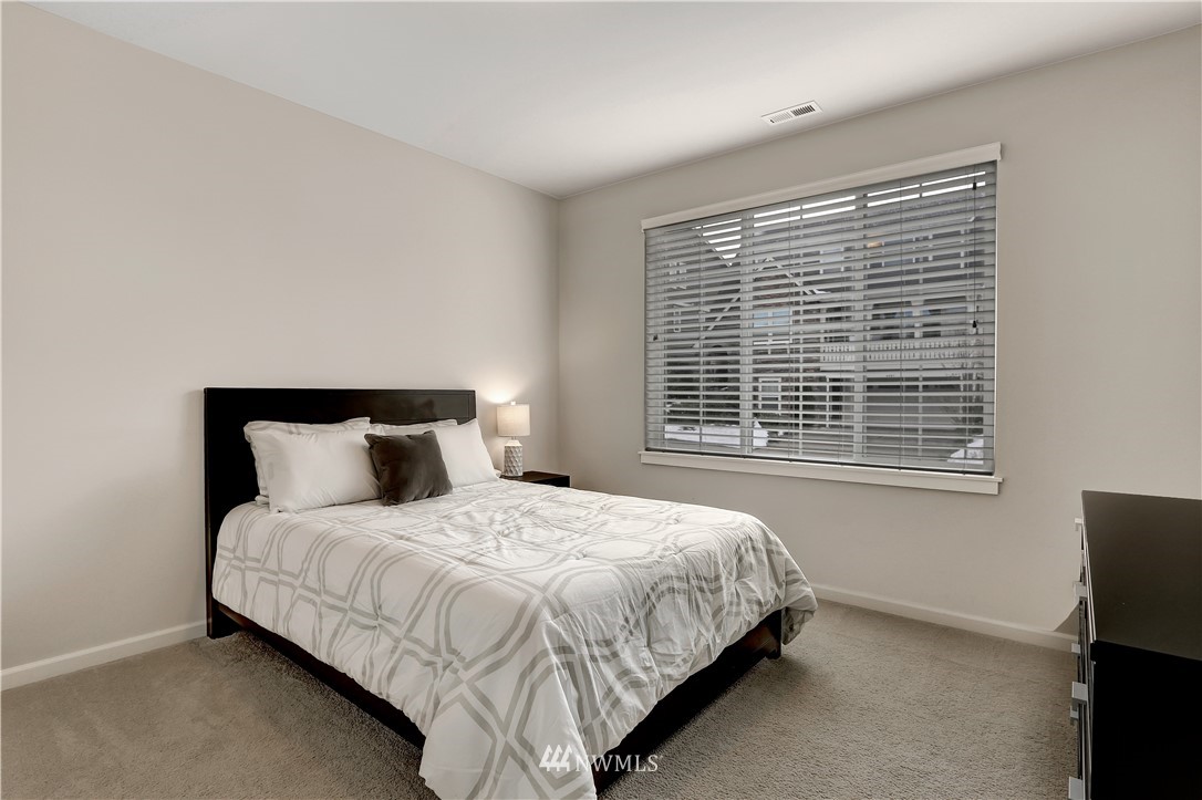 5608 Northeast 9th Street Renton, WA 98059 - Photo 17 of 40
