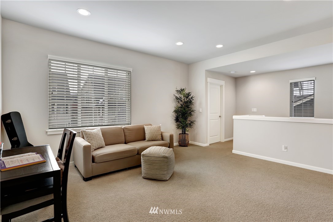 5608 Northeast 9th Street Renton, WA 98059 - Photo 19 of 40