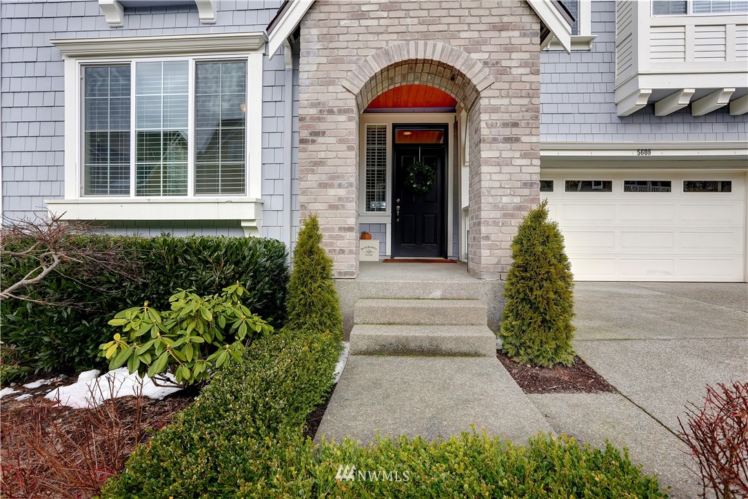 5608 Northeast 9th Street Renton, WA 98059 - Photo 3 of 40