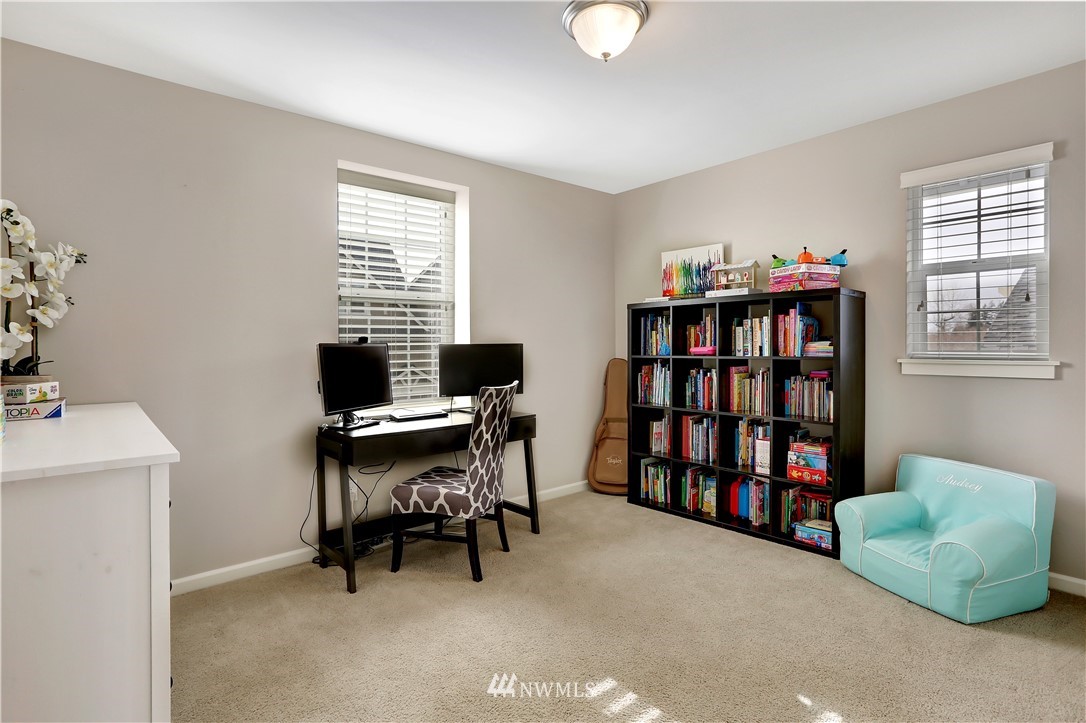 5608 Northeast 9th Street Renton, WA 98059 - Photo 27 of 40