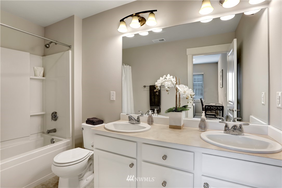5608 Northeast 9th Street Renton, WA 98059 - Photo 28 of 40