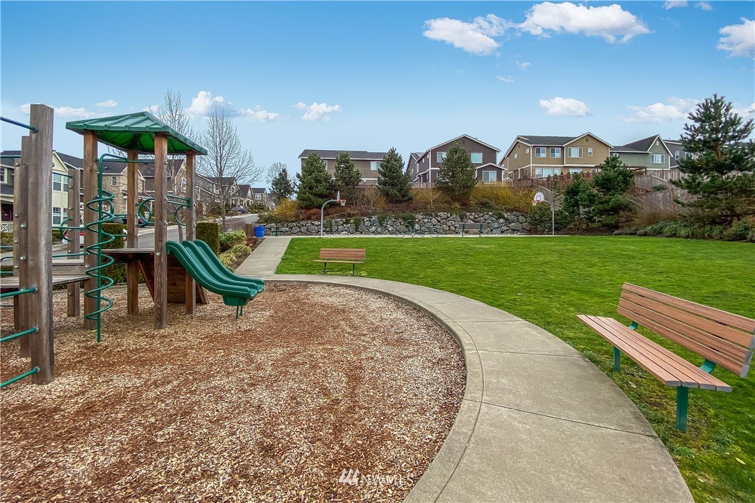 5608 Northeast 9th Street Renton, WA 98059 - Photo 39 of 40