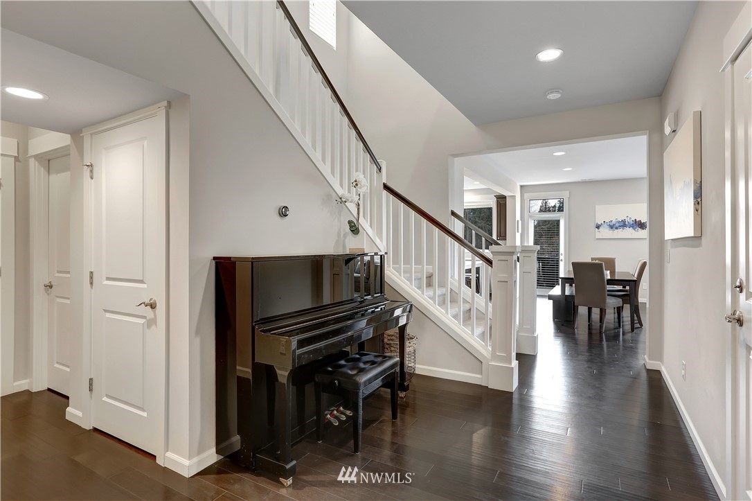 5608 Northeast 9th Street Renton, WA 98059 - Photo 6 of 40