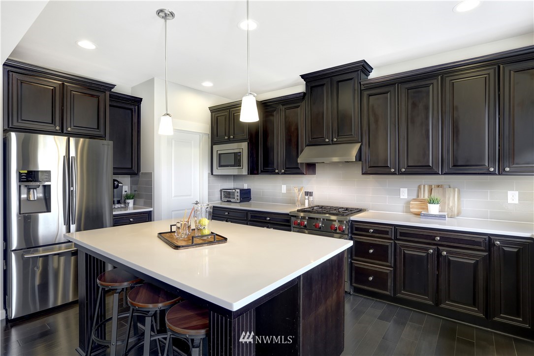 5608 Northeast 9th Street Renton, WA 98059 - Photo 10 of 40