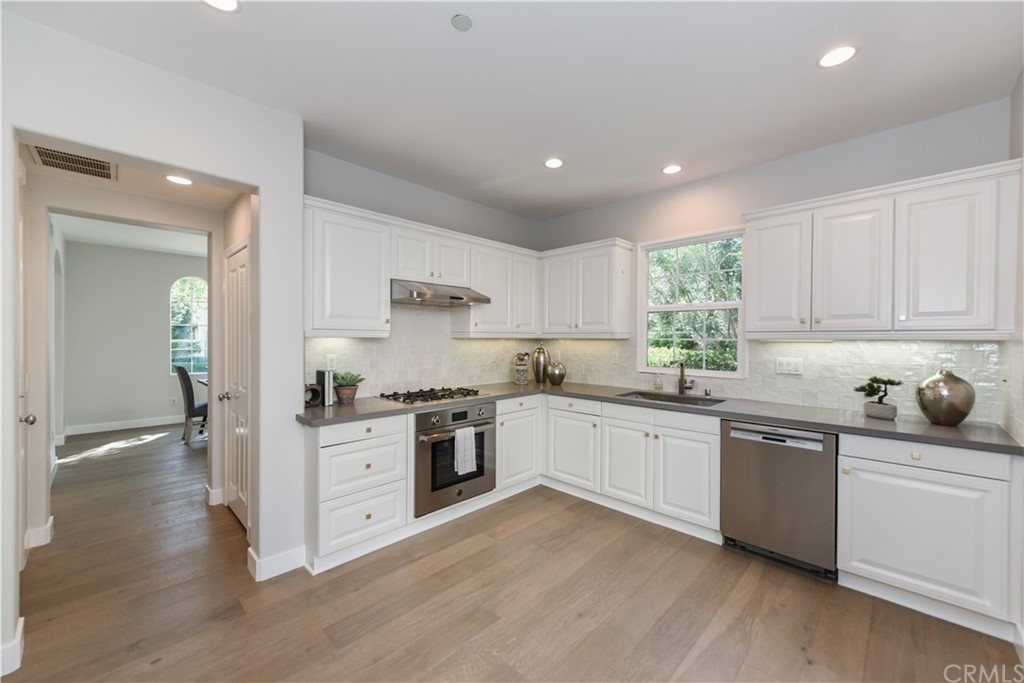 53 Bellwind Irvine, CA 92603 - Photo 13 of 32