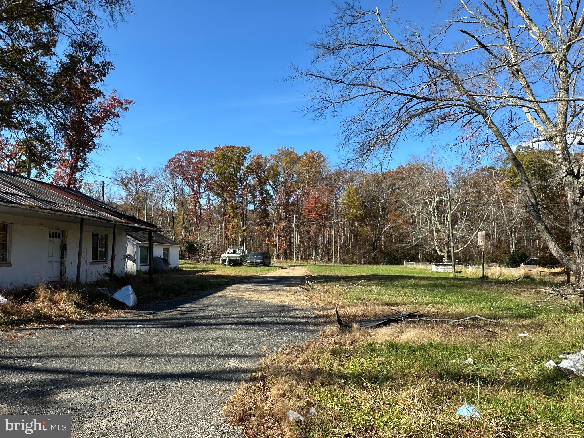 16122 Thoroughfare Road Haymarket, VA 20169 - Photo 9 of 34 a view of a yard in front of a house