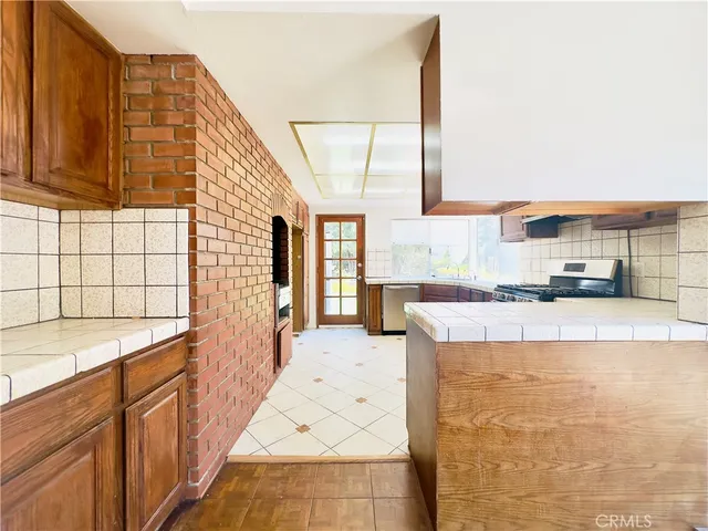 $5,995 | 3424 Lambeth Street, Los Feliz, CA 90027