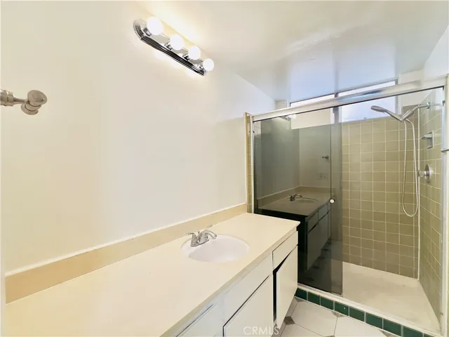 $5,995 | 3424 Lambeth Street, Los Feliz, CA 90027