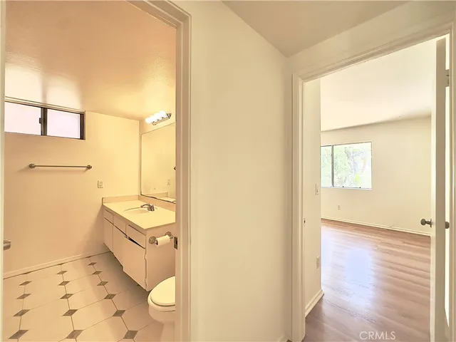 $5,995 | 3424 Lambeth Street, Los Feliz, CA 90027
