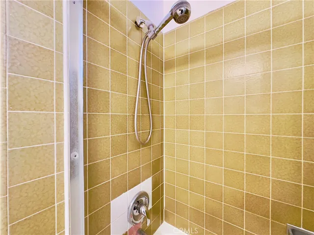 $5,995 | 3424 Lambeth Street, Los Feliz, CA 90027