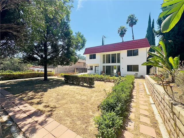 $5,995 | 3424 Lambeth Street, Los Feliz, CA 90027