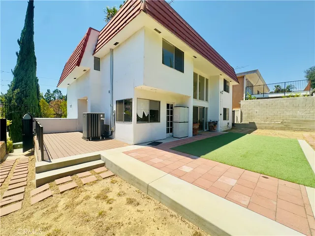 $5,995 | 3424 Lambeth Street, Los Feliz, CA 90027