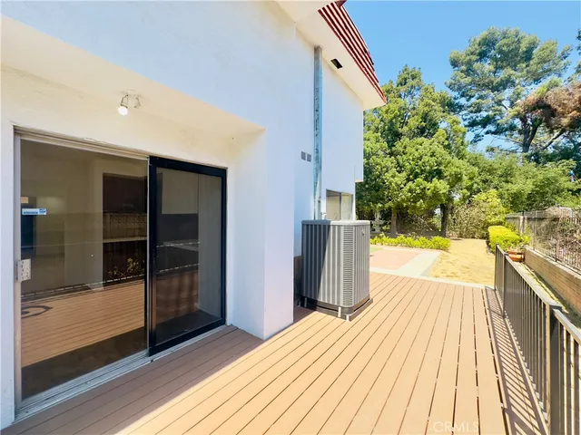 $5,995 | 3424 Lambeth Street, Los Feliz, CA 90027