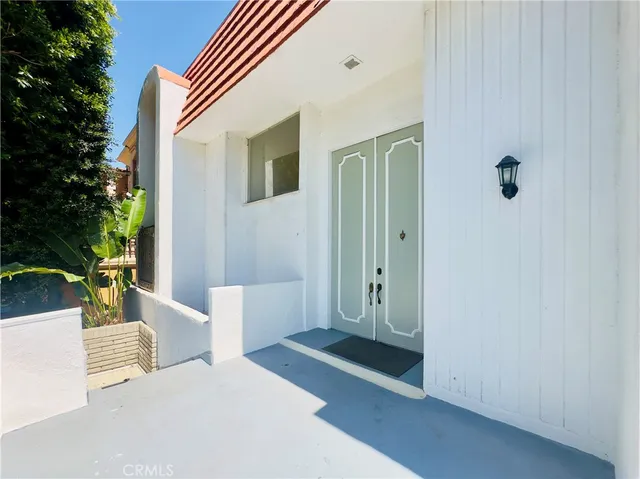$5,995 | 3424 Lambeth Street, Los Feliz, CA 90027