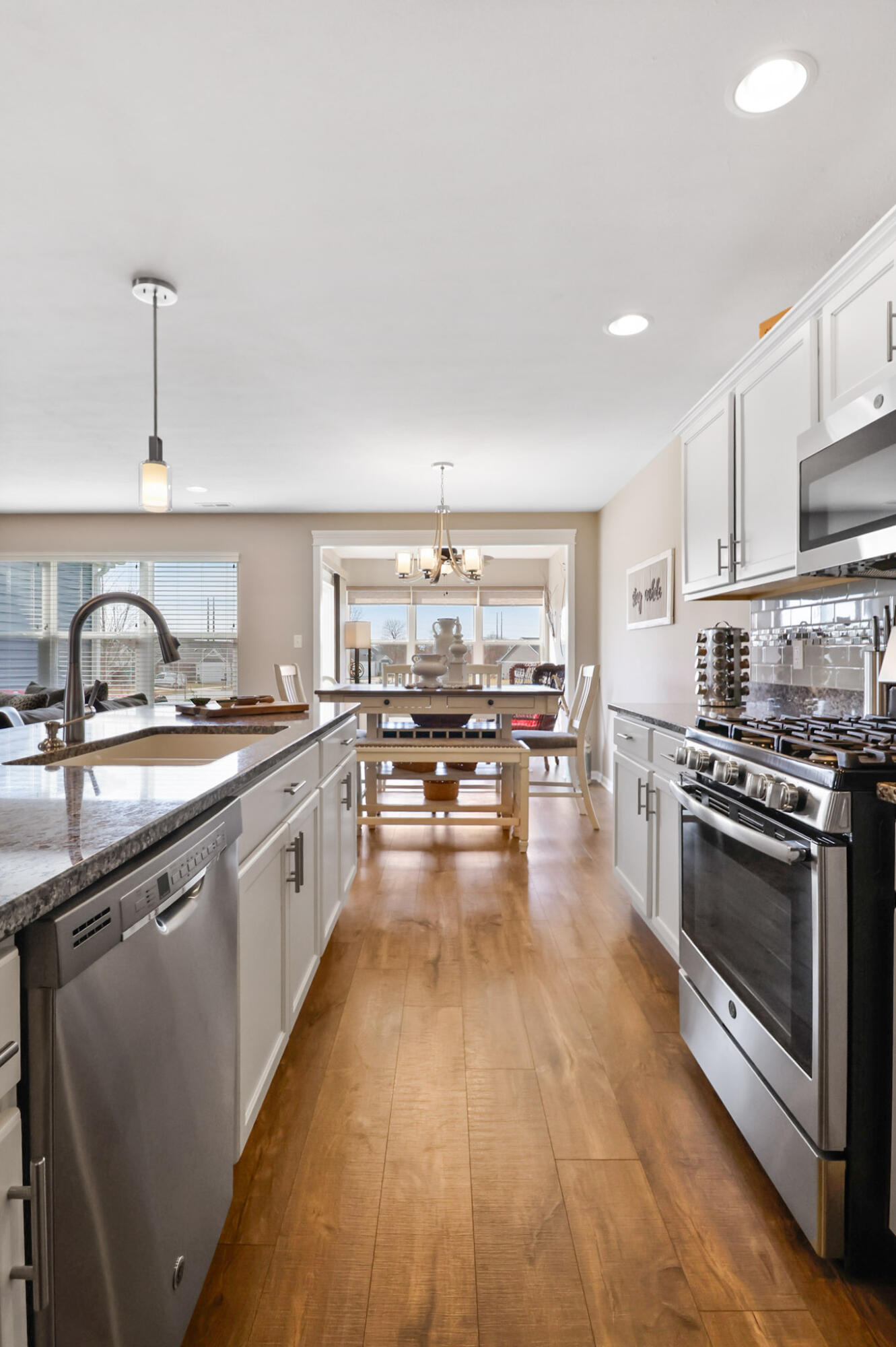 2951 Blue River Road Valparaiso, IN 46385 - Photo 11 of 27 1331x2000